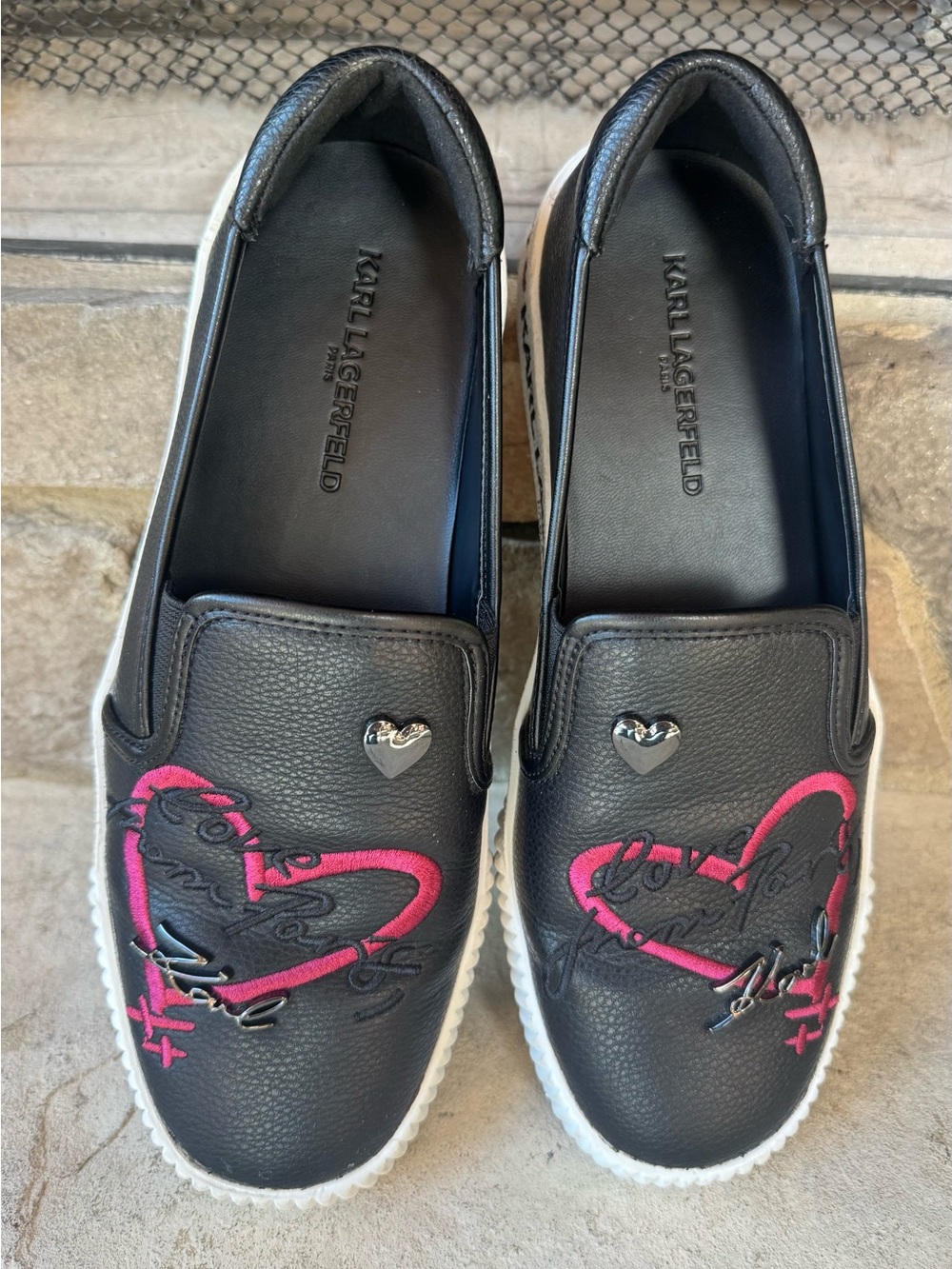 Karl Lagerfeld Jessie Black Slip-On Sneakers with Pink Heart Motifs Women Size 8